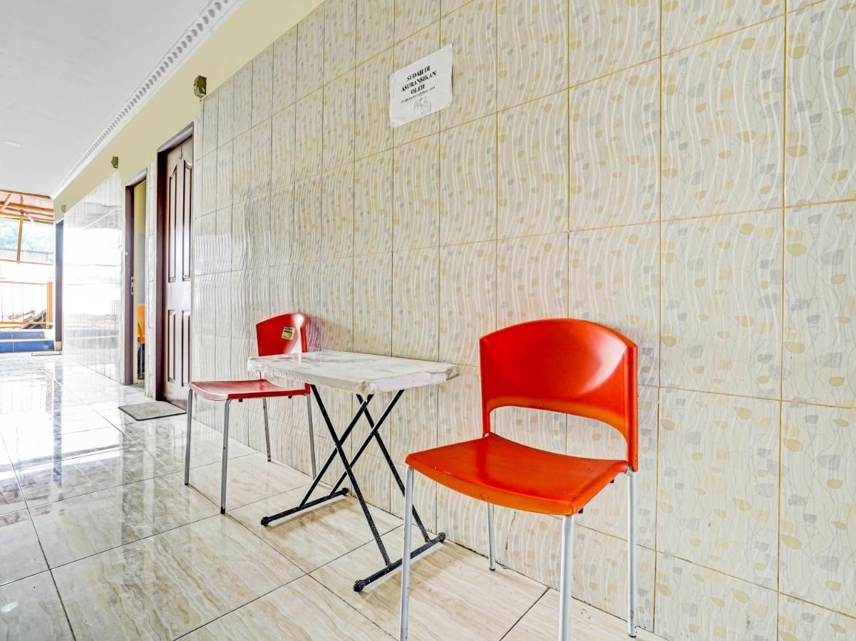 Oyo 90238 Hotel Nusantara Cirebon Exterior foto