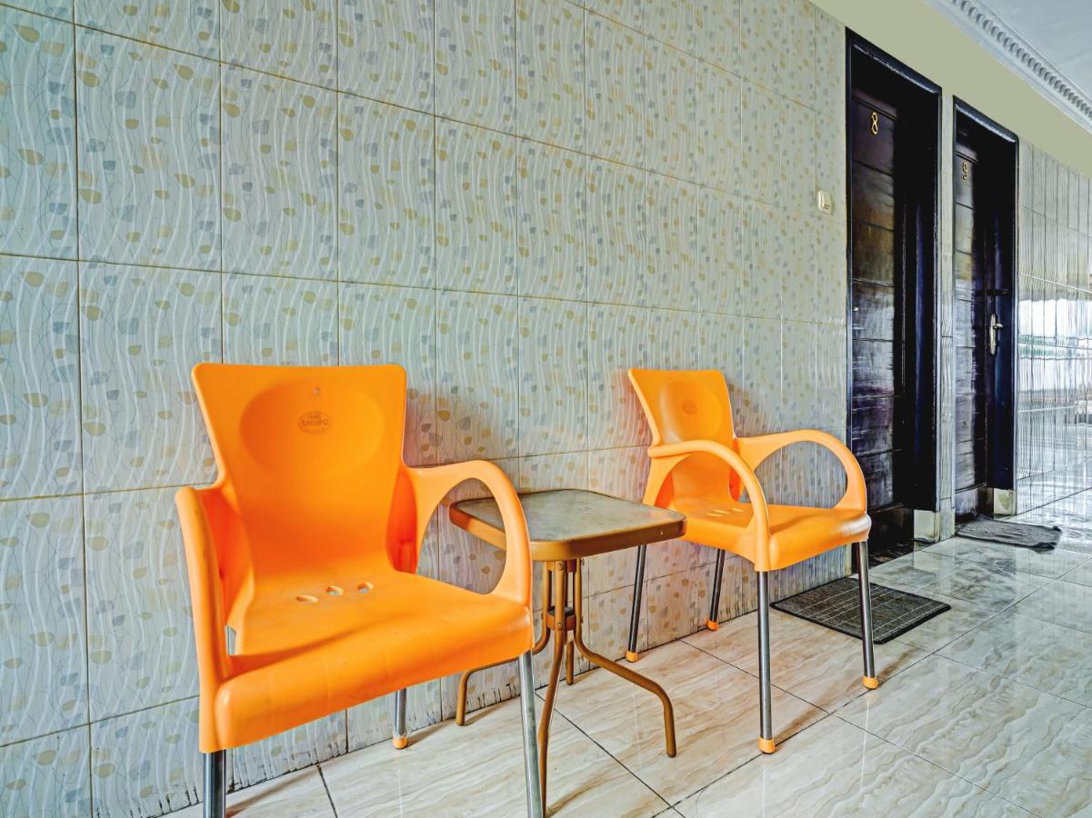Oyo 90238 Hotel Nusantara Cirebon Exterior foto