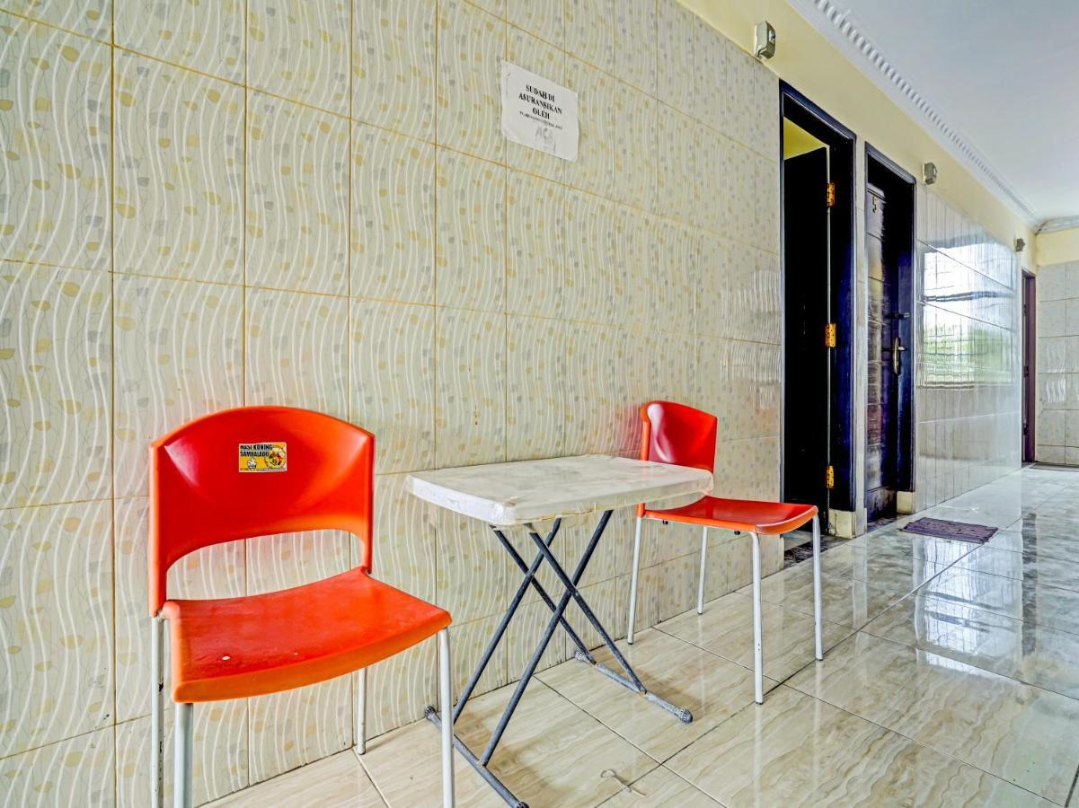 Oyo 90238 Hotel Nusantara Cirebon Exterior foto